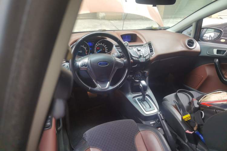 Used Ford Fiesta 2014 Hatchback 1.0 GTDi Automatic Dynamic Model Steering Wheel