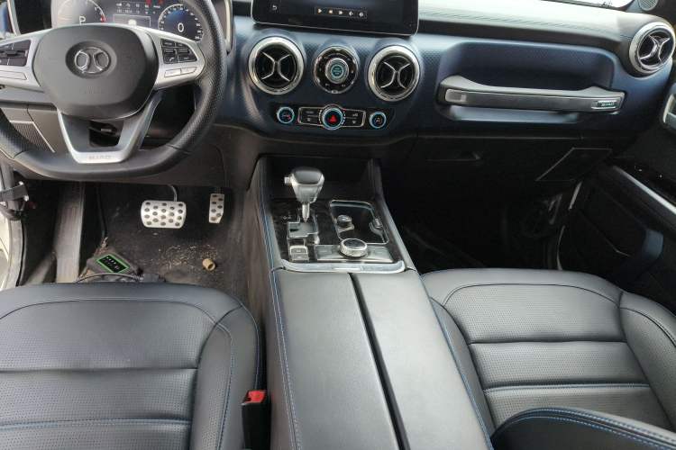 Used BAIC Off-Road BJ40 2019 PLUS 2.3T Automatic Four-Wheel Drive Premium Edition China VI Gear Lever