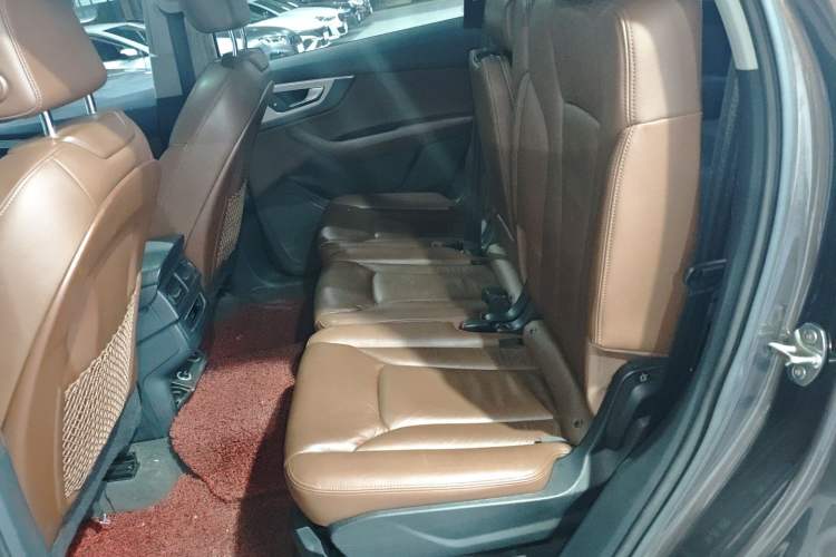 Used Audi Q7 2016 45 TFSI Technology Edition Left Rear Seat