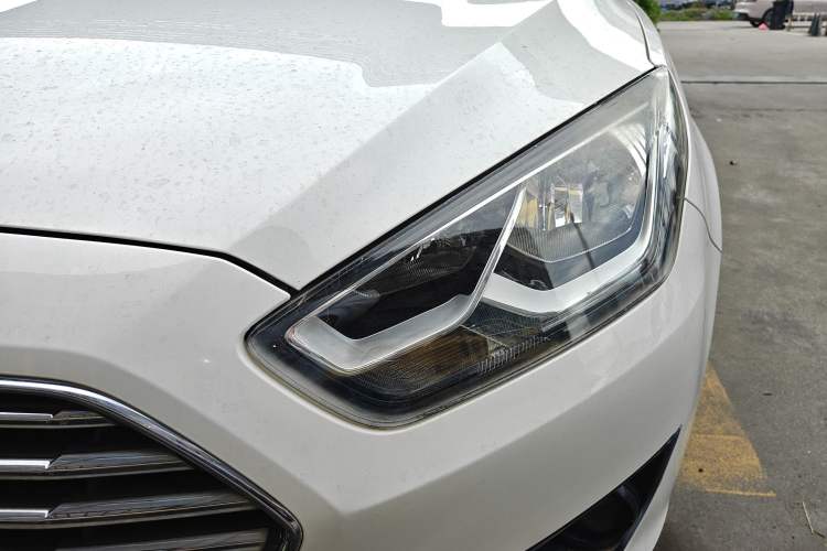 Used Ford Escort 2015 1.5L Automatic Fashion Model Left Front Headlight