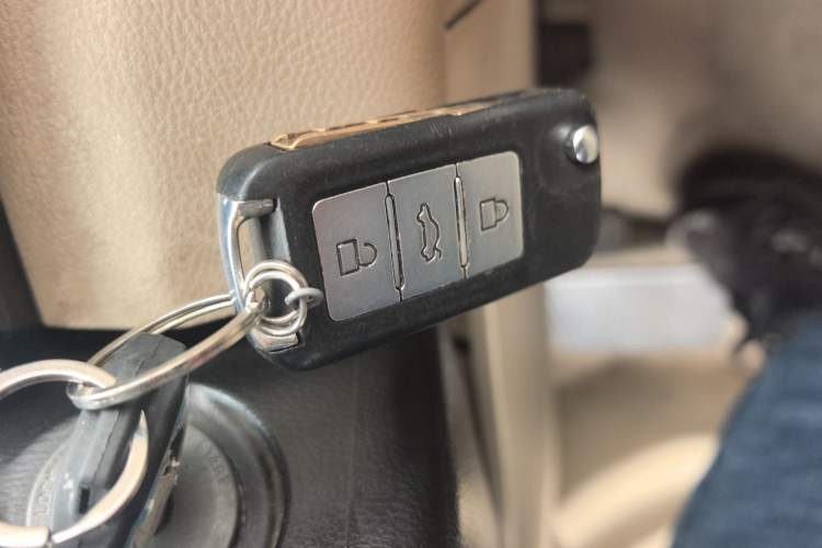 Used Zotye Domy X5 2017 Upgraded Model 1.5T Manual Luxury 7-Seater