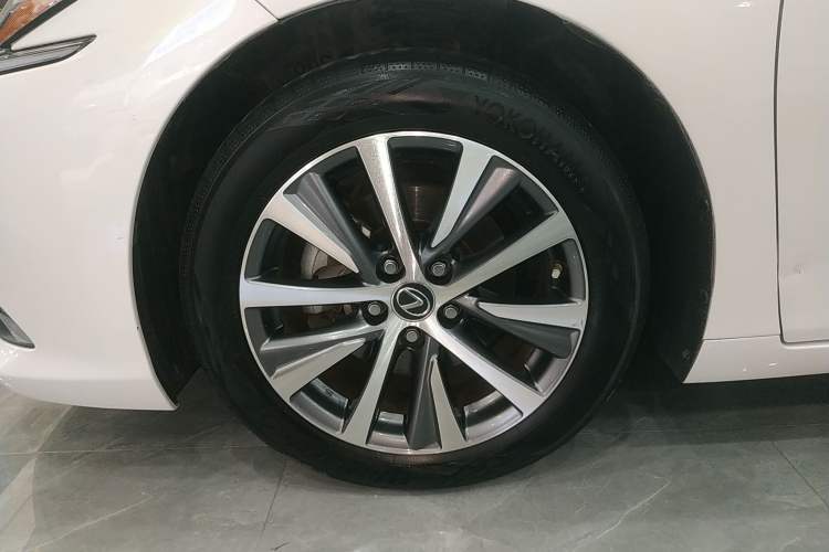 Used Lexus ES 2018 200 Excellence Edition China V Standard
