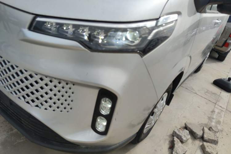 Used Iveco Fidato 2023 C30 Passenger Van 2.0T 93kW Manual Transmission Xingtu Edition Low Roof Left Front Headlight
