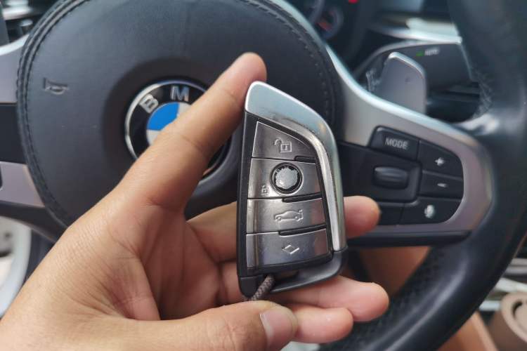 Used BMW 5 Series 2018 Restyled 530Li Leading Edition M Sport Package
