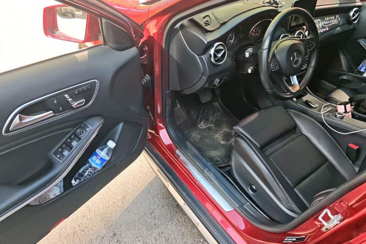 Used Mercedes-Benz GLA 2017 GLA 200 Sport Edition Driver Seat