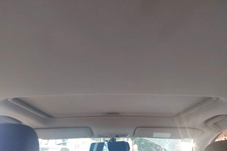 Used Mitsubishi Outlander 2019 2.0L Two-Wheel Drive Comfort Edition 5 Seats China VI Standard Headliner