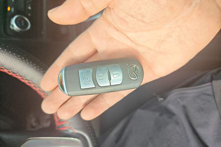 Used Mazda 3 Axela 2017 Sedan 1.5L Automatic Luxury Model Emission Standard China V Vehicle Key