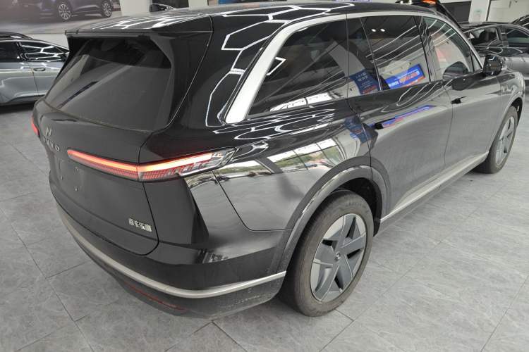 Used ONVO Luxeed L90 2025 Model—Max Six-Seater Version
