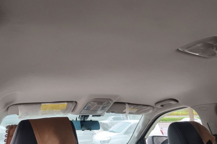 Used SAIC MAXUS T70 2021 2.0T Diesel Automatic 4x4 Elite Version with Long Bed and High Ground Clearance Headliner