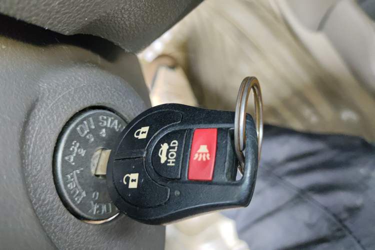 Used Nissan Sunny 2011 1.5XE Manual Comfort Edition Vehicle Key