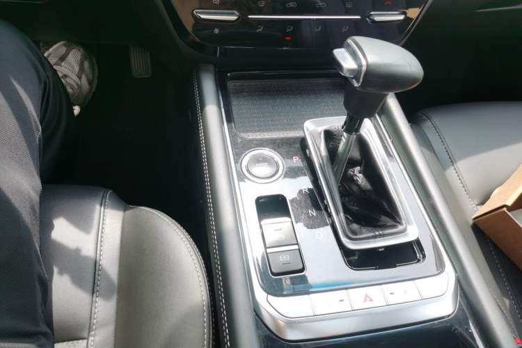 Used JETOUR X90 2019 1.5T Automatic Smart Enjoyment 6-Seater Emission Standard China V Gear Lever