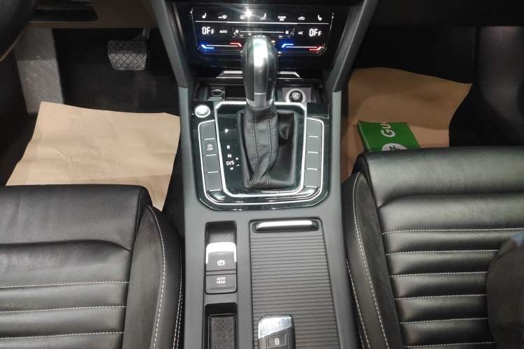 Used Volkswagen Magotan 2020 330TSI DSG Leading Model
