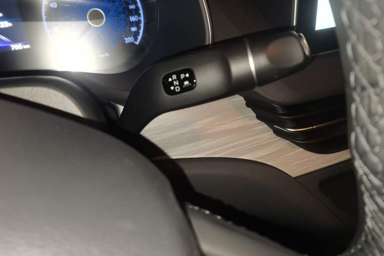 Used Hongqi E-QM5 2025 500km Range Commuter Version
