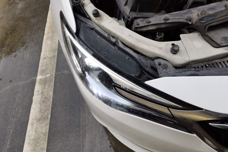 Used Buick Excelle GX 2018 18T Automatic Elite Model Right Front Headlight