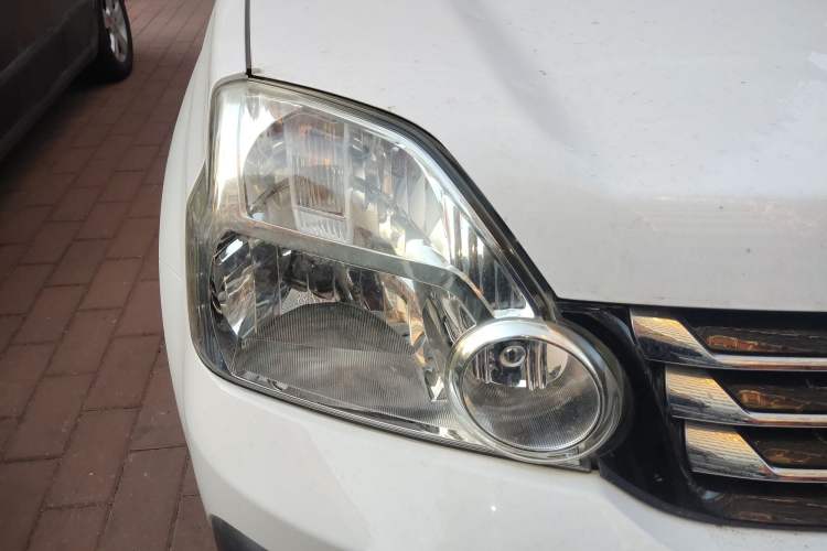 Used Dongfeng Fengdu MX6 2016 2.0L Manual Two-Wheel Drive Navigation Edition Right Front Headlight