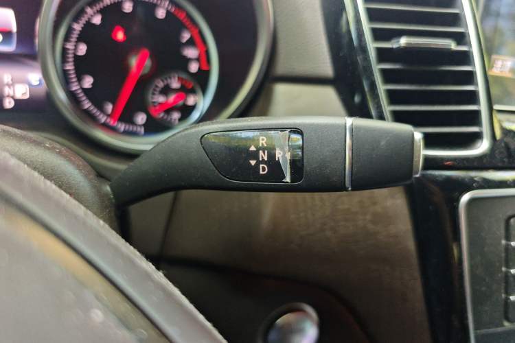 Used Mercedes-Benz GLE 2018 GLE 400 4MATIC Exclusive Edition Gear Lever