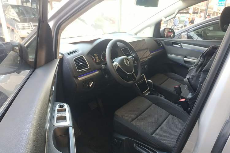 Used Volkswagen Sharan 2014 2.0 TSI Standard Model
