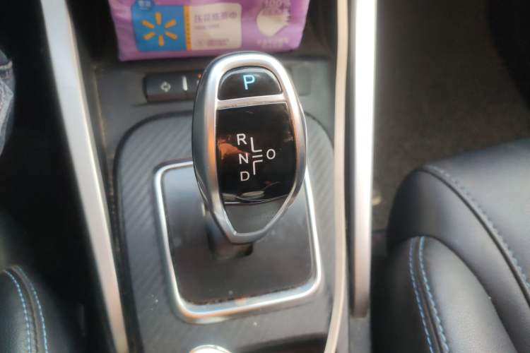 Used BYD Yuan New Energy 2018 EV360 Smart Connected Cool Model Gear Lever