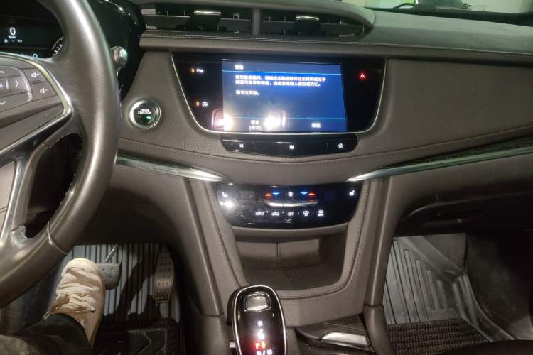 Used Cadillac XT5 2021 28T Luxury Model