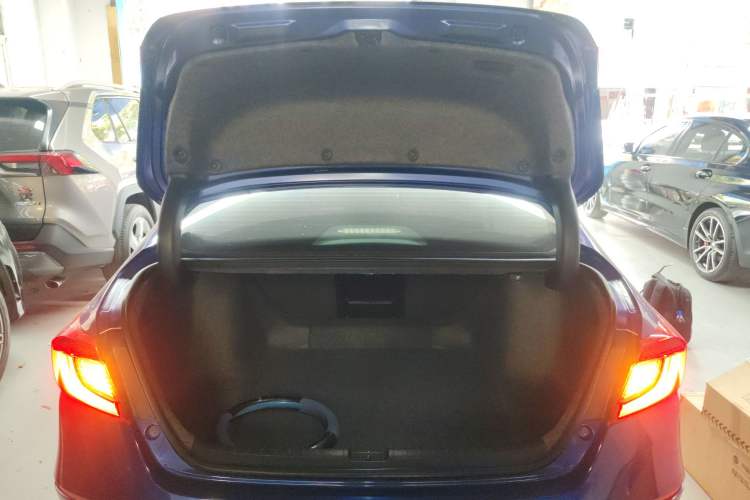 Used Honda Accord 2018 260TURBO Elite Edition China VI Trunk