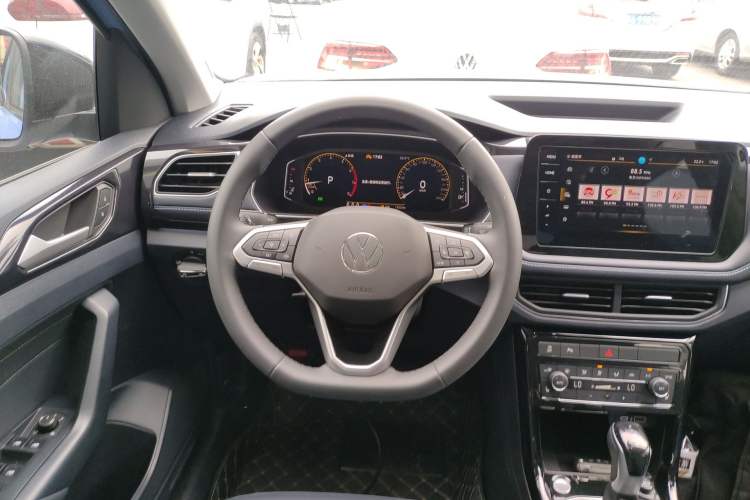 Used Volkswagen Tharu 2025 NewRui 300TSI Prestige Edition Steering Wheel