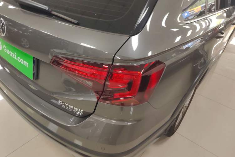 Used Volkswagen C-TREK 2017 230TSI DSG Comfort Version
