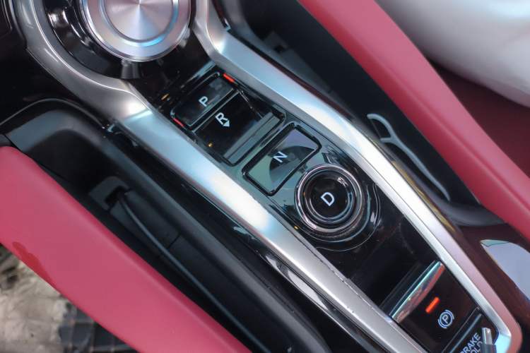 Used Acura CDX 2021 1.5T Two-Wheel Drive Deluxe · A-Spec Smart Safety Sport Model Gear Lever