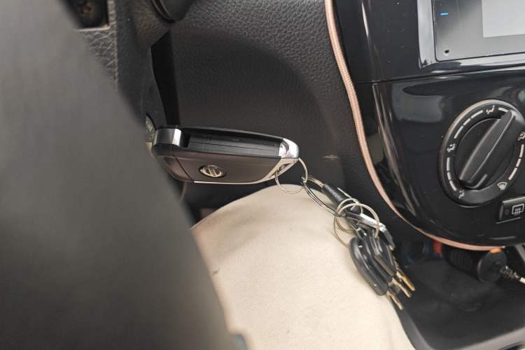 Used Nissan Tiida 2014 1.6L CVT Comfort Model Vehicle Key