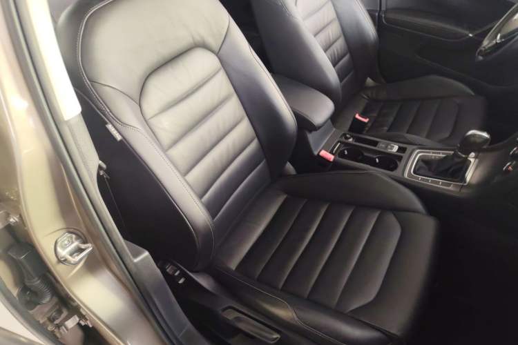 Used Volkswagen Golf 2016 230TSI Automatic Luxury Version