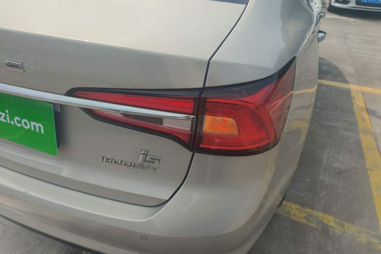 Used Roewe i5 2020 1.5L Automatic 4G Connect Luxury Flagship Edition