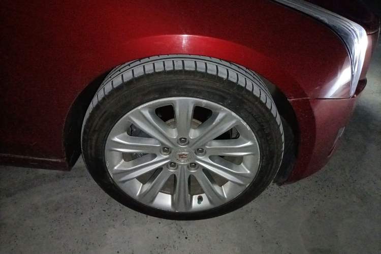 Used Cadillac ATS-L 2014 25T Comfort Model Right Front Wheel Hub