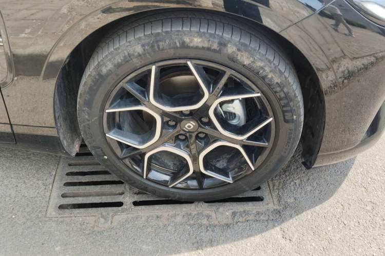 Used CHANGAN NEVO A07 2024 All-Electric "True Fragrance" Edition 710 Flagship Model Right Front Wheel Hub