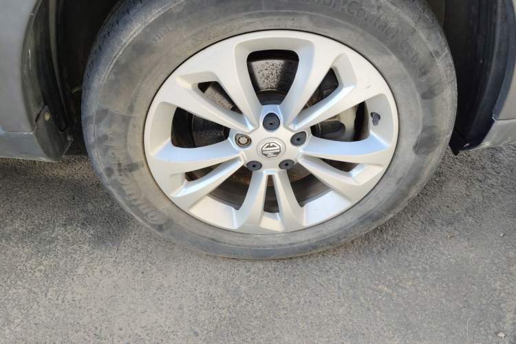 Used MG GS 2015 1.5TGI TST Elite Edition Right Front Wheel Hub