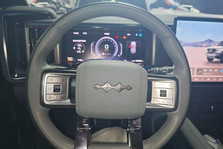 Used Formula Leopard 5 2023 Explore Edition
