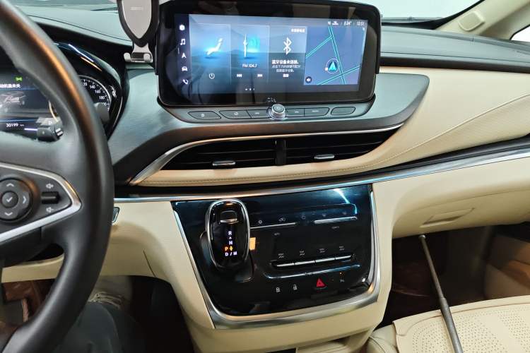 Used Buick GL8 2023 Facelifted Land Cruiser Executive Luxury Version Audio And AC Panel