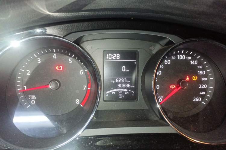 Used Volkswagen Sagitar 2017 1.6L Manual Comfort Model Odometer Close Up
