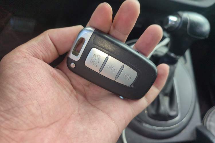 Used Kia Sportage R 2011 2.0L Automatic Two-Wheel Drive GLS