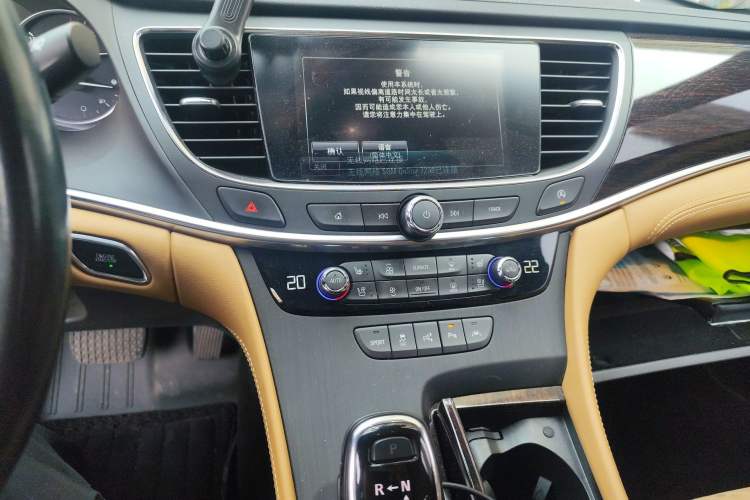 Used Buick LaCrosse 2018 28T Luxury Model
