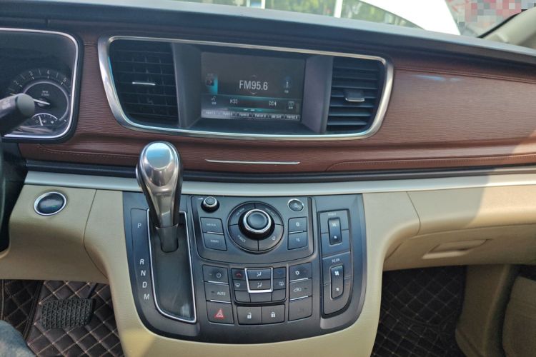 Used Buick GL8 2018 28T Luxury Model China VI Standard Audio And AC Panel