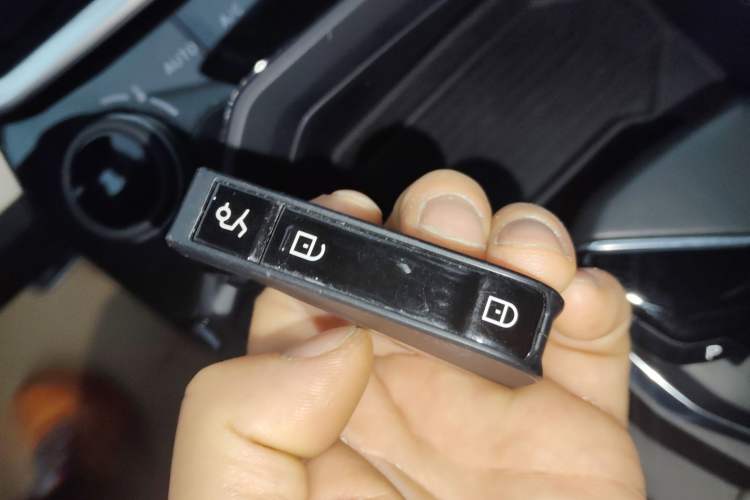 Used Lynk & Co 06 2021 1.5T Shero Pink Special Edition
