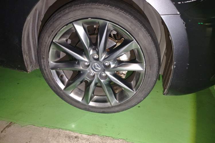 Used Mazda 3 Axela 2017 Hatchback 2.0L Automatic Luxury Model Emission Standard China V Right Front Wheel Hub