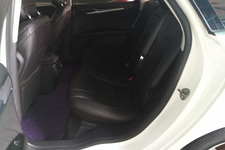 Used Ford Mondeo 2013 2.0L GTDi240 Luxury Sport Model Left Rear Seat