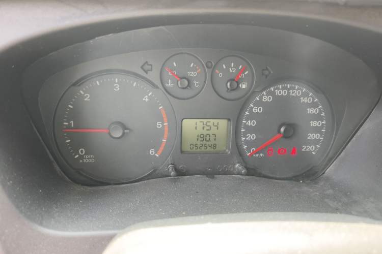 Used Ford Transit Custom 2016 2.2T Long-Wheelbase 6/7-Seater Mid-Roof Multi-Purpose Vehicle
