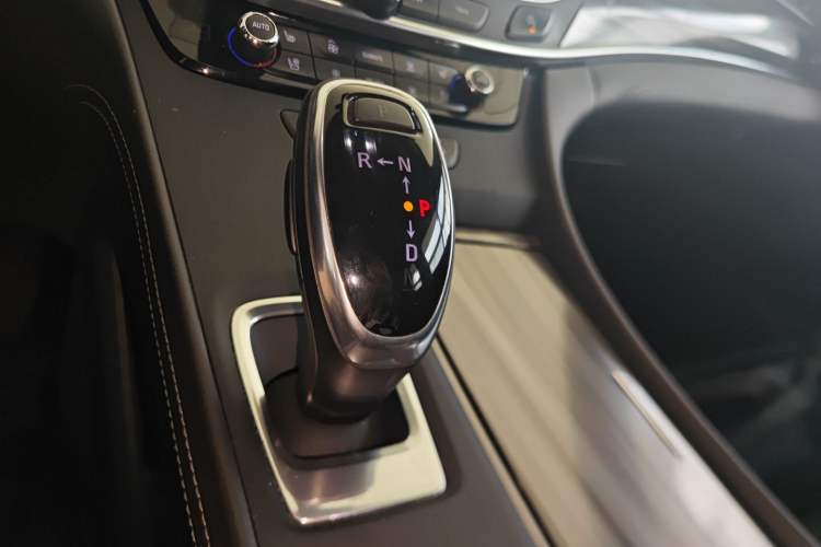 Used Buick LaCrosse 2018 20T Elite Edition Gear Lever