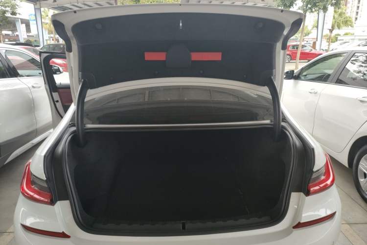 Used BMW 3 Series 2021 Second Facelift 325Li M Sport Package
