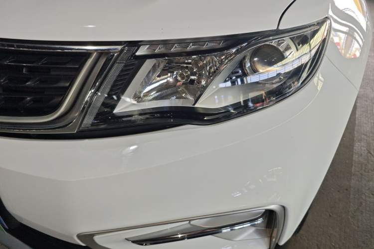 Used Geely Auto Emgrand X7 Sport 2021 Million Edition 1.8TD DCT Two-Wheel Drive Comfort Model Left Front Headlight