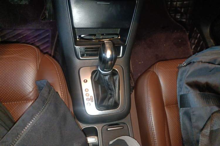 Used Volkswagen Tiguan 2013 1.8TSI Automatic Two-Wheel Drive Luxury Model Gear Lever