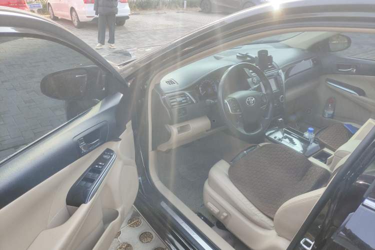 Used Toyota Camry 2012 Luxurious Edition 2.5HG Zunrui