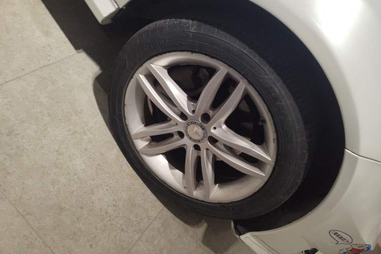 Used Mercedes-Benz C-Class 2013 C 260 CGI Elegant Model Right Front Wheel Hub