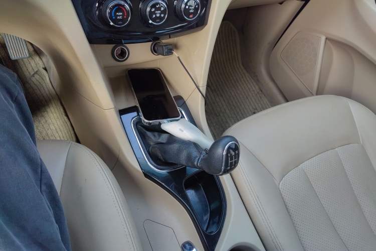 Used Baojun 730 2016 1.5L Manual Comfort Version 7 Seats China V Emission Standard